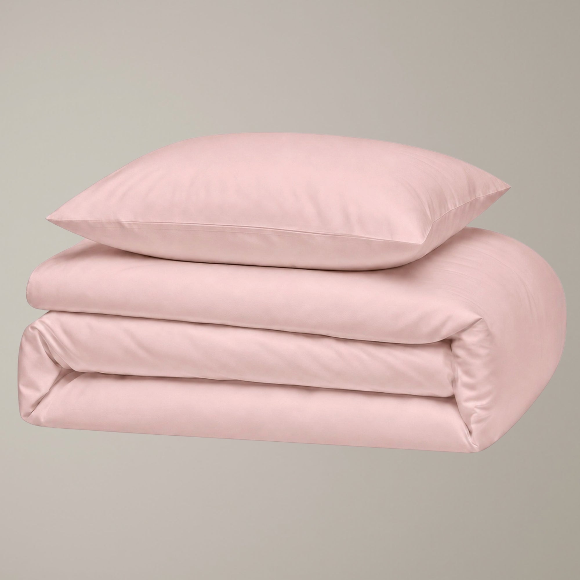 Finole Bettlaken in Nauge Rose, Bettwäsche auf dem Bett aus ägyptischer Baumwolle Perkal / Egyptian cotton Perkal bed sheet #Farbe_Nauge Rose